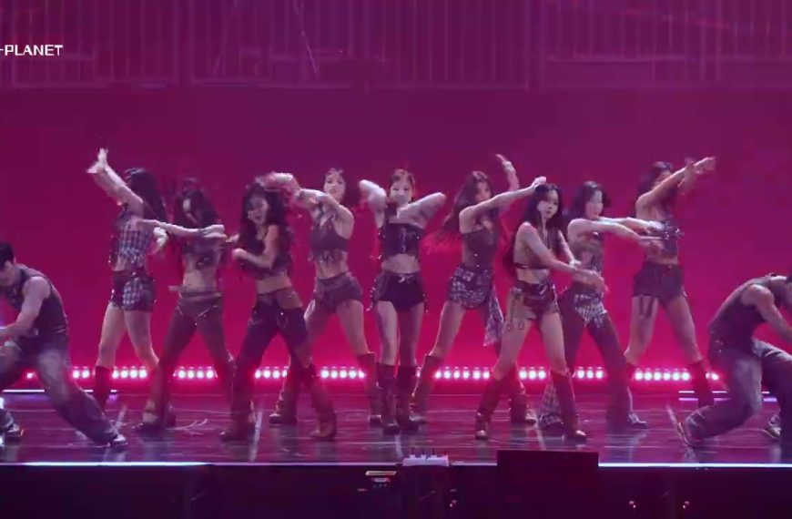 TWICE – SET ME FREE Lyrics | Romanization & Meaning