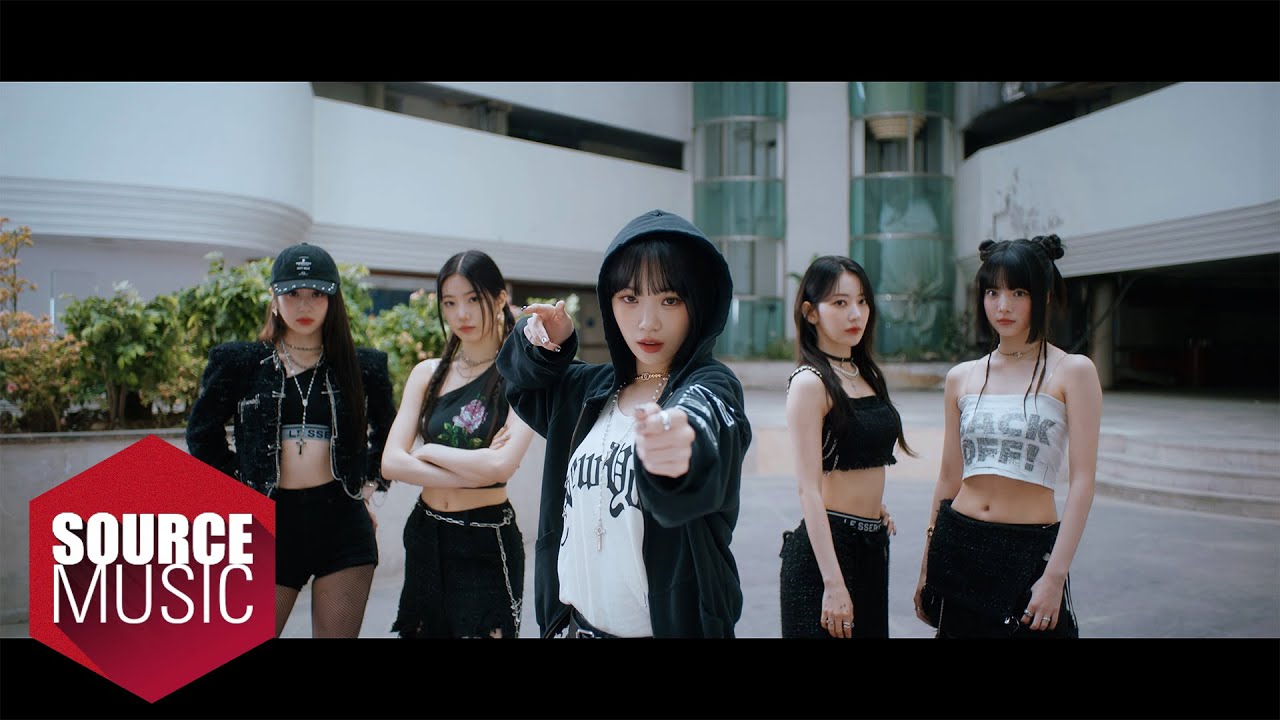 LE SSERAFIM – 이브, 프시케 그리고 푸른 수염의 아내 Lyrics…