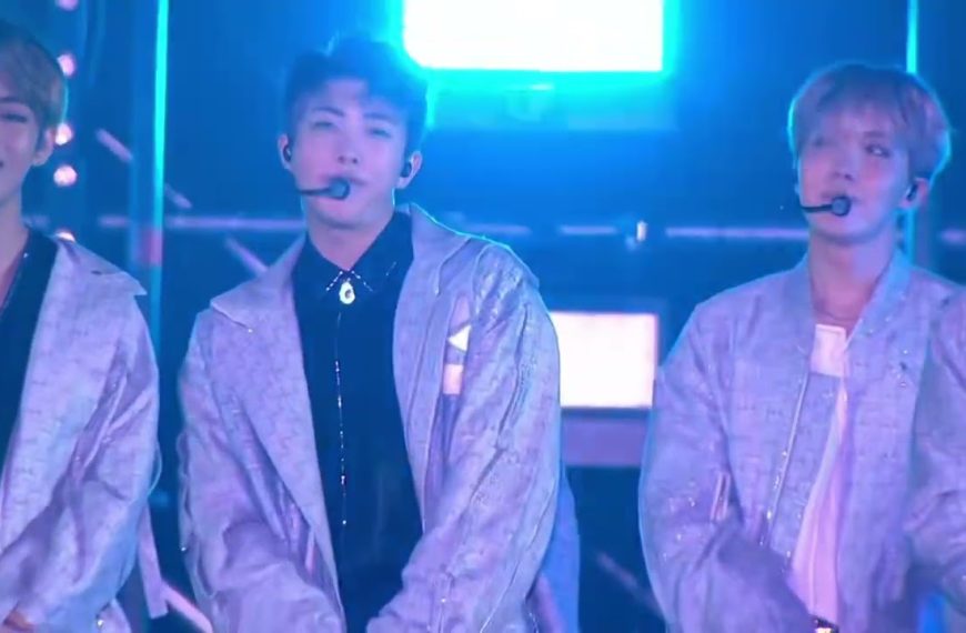 BTS – Am I Wrong Lyrics | Romanization & Meaning