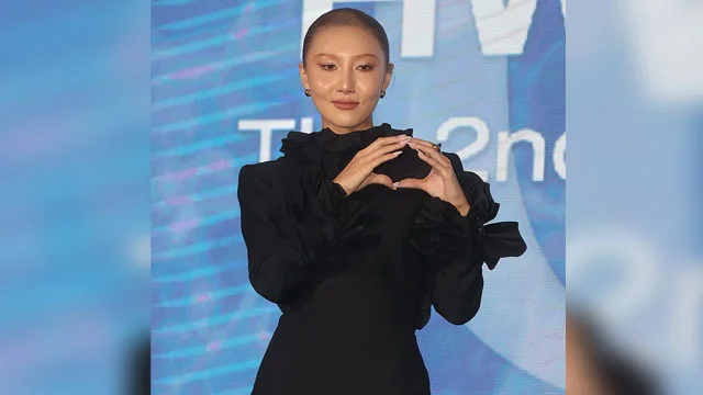 HWASA cover