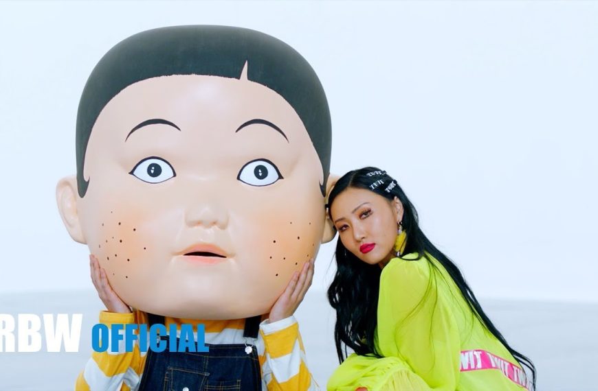 HWASA – Love Comes Lyrics | Romanized & Meaning
