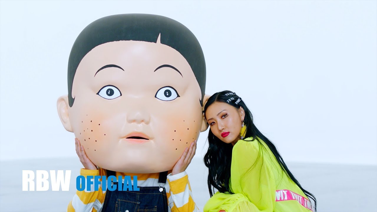 HWASA – Love Comes Lyrics | Romanized & Meaning